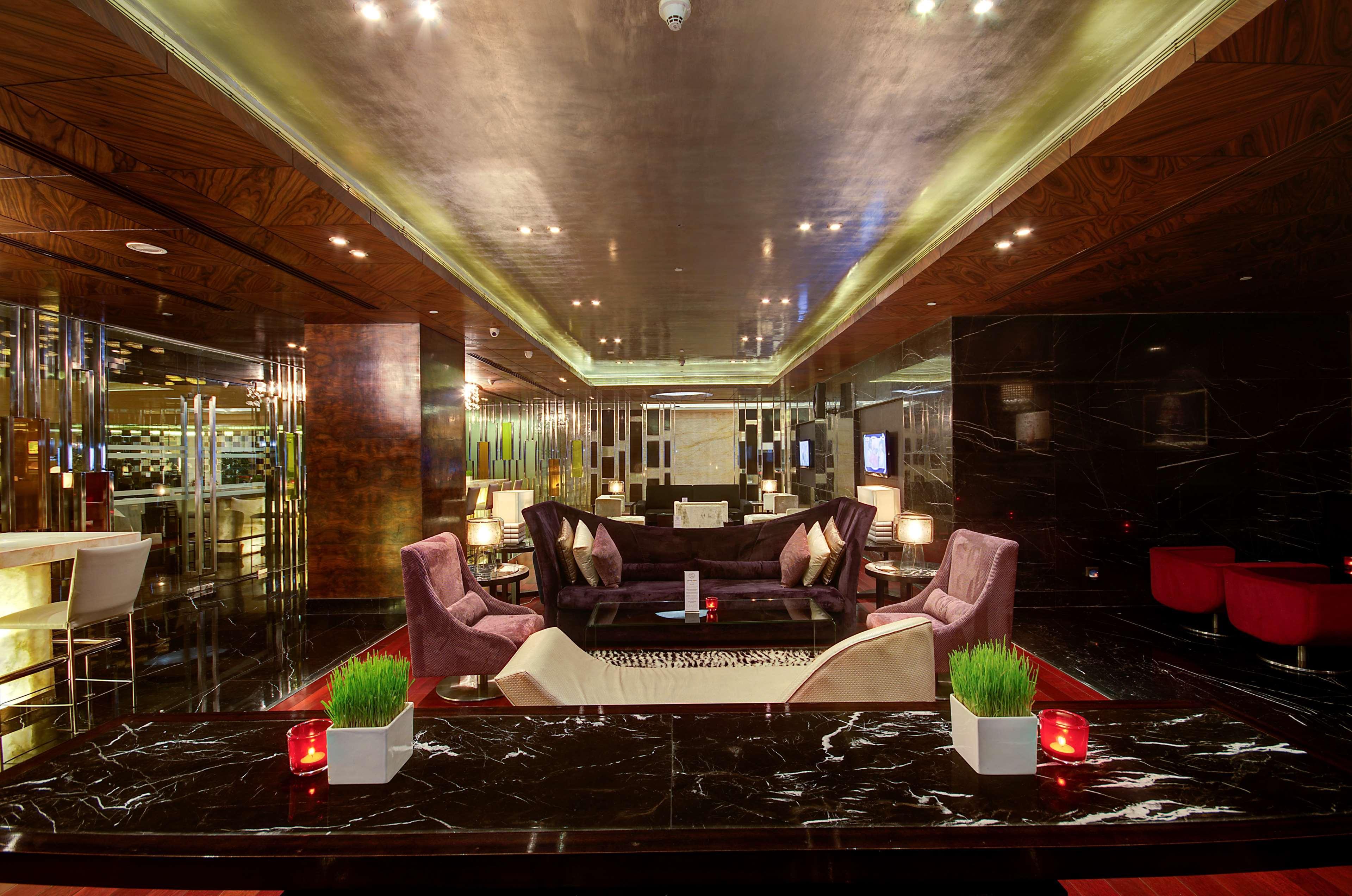 ホテル Radisson Blu Kaushambi Delhi Ncr ガーズィヤーバード エクステリア 写真