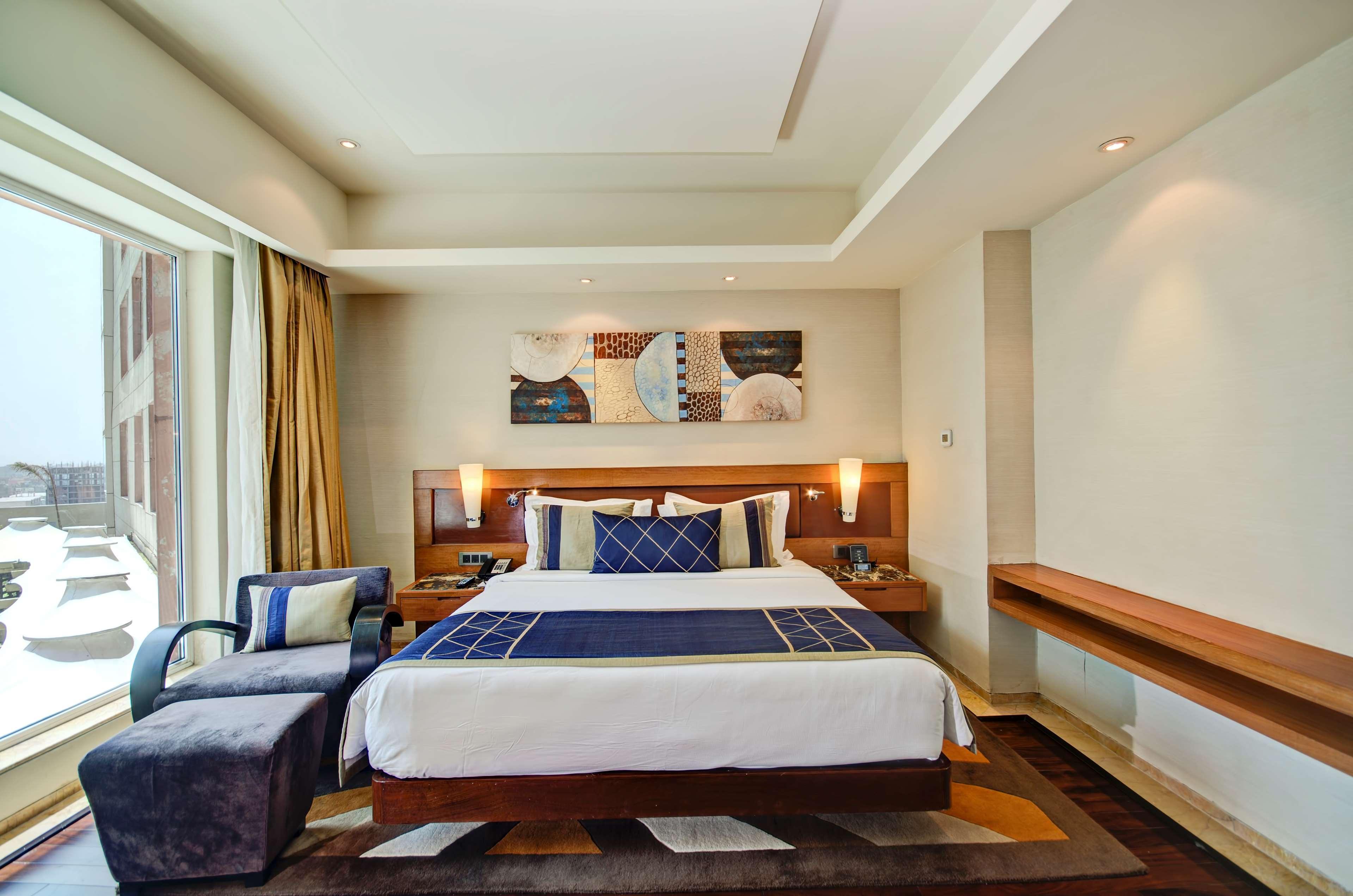 ホテル Radisson Blu Kaushambi Delhi Ncr ガーズィヤーバード エクステリア 写真