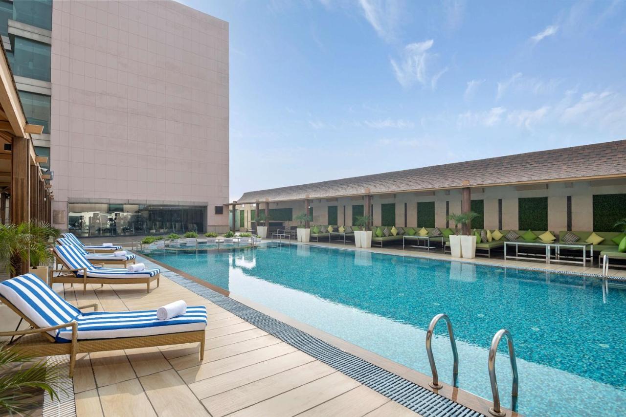 ホテル Radisson Blu Kaushambi Delhi Ncr ガーズィヤーバード エクステリア 写真